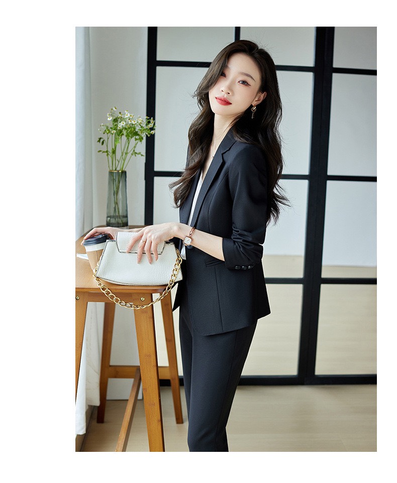 Pre-order เสื้อสูทผู้หญิง สีดำ ทรงสลิม เข้ารูป