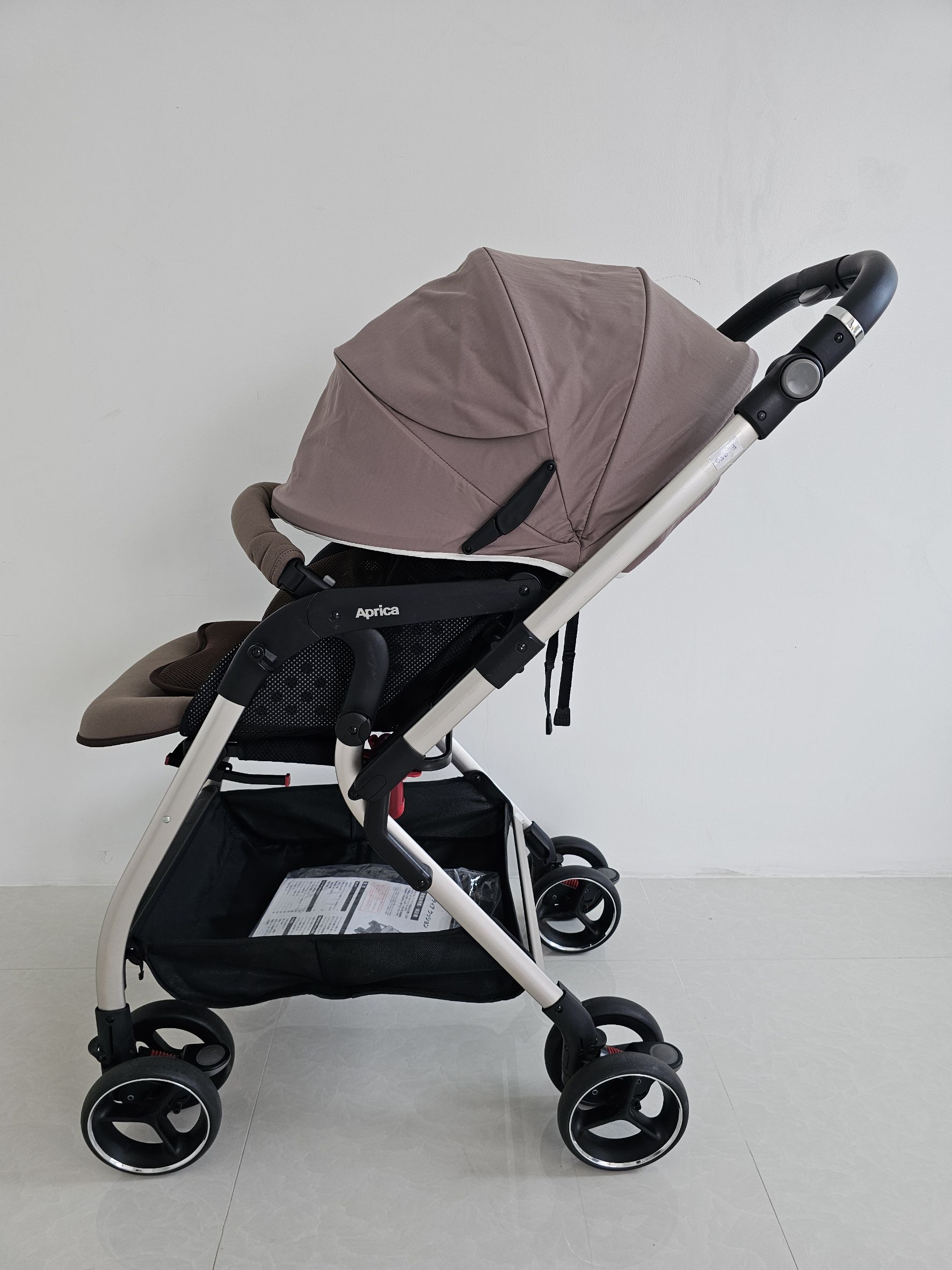 Aprica Optia Cushion สีน้ำตาล