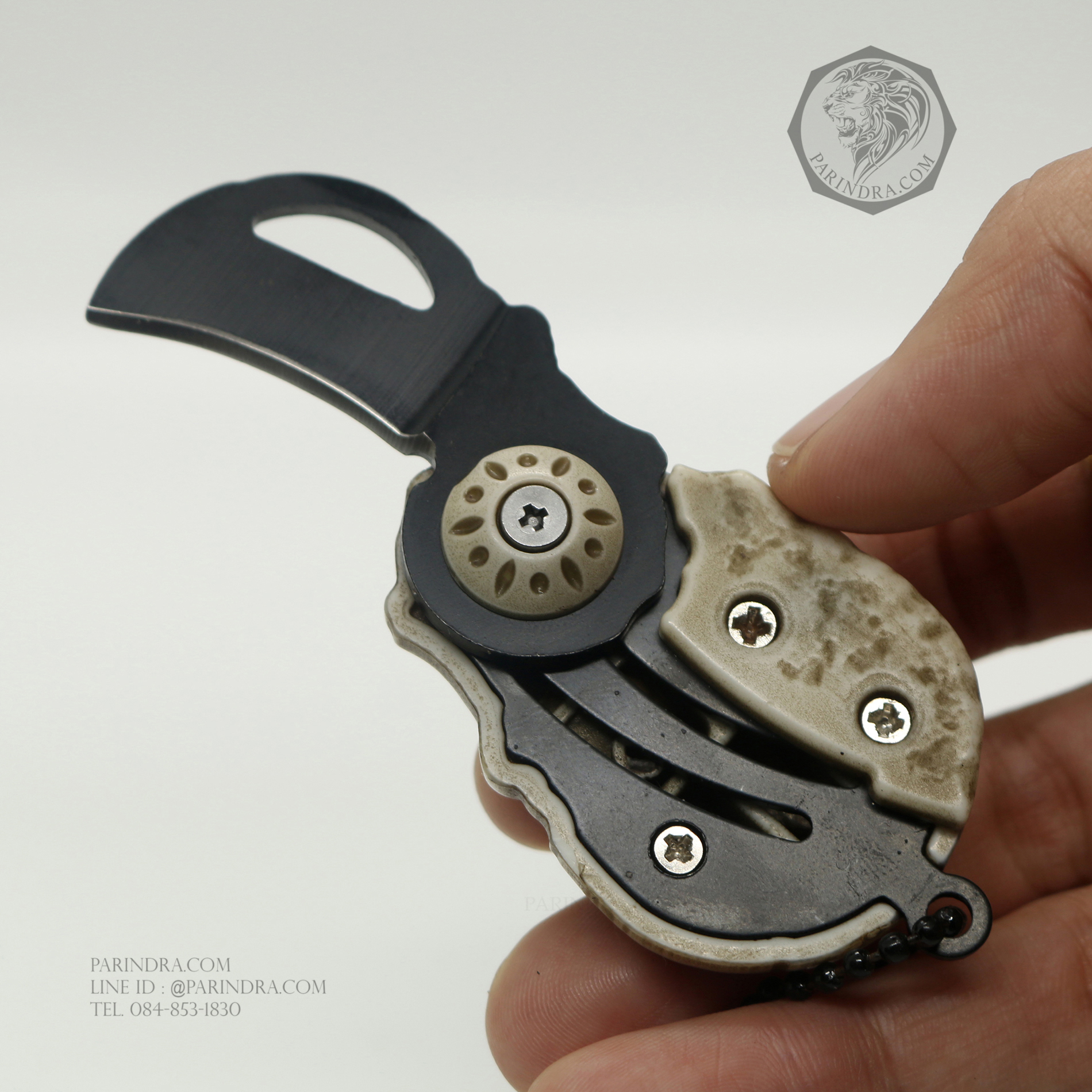 มีดห้อยคอ หัวกระโหลกซ่อนมีด