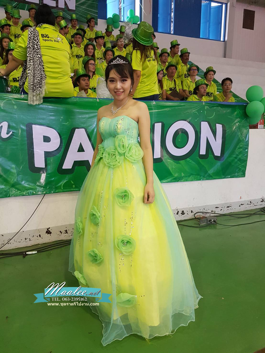 พร้อมเช่า ชุดแฟนซี เกาะอก สีเขียว อกจับจีบปักเลื่อม และดอก น่ารักมาก ใส่ถ่ายพรีเวดดิ้งได้