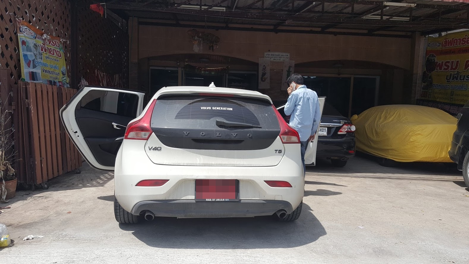 พรมปูพื้นรถยนต์ Volvo V40 สีกาแฟ เต็มคัน