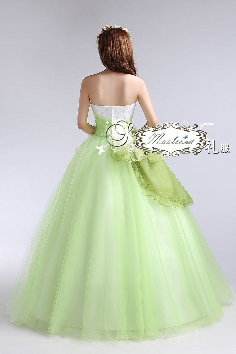 พร้อมเช่า ชุดแฟนซี ชุดราตรียาว เกาะอก สีเขียว ขาว Pastel แต่งผ้าแก้ว ช่อดอกไม้