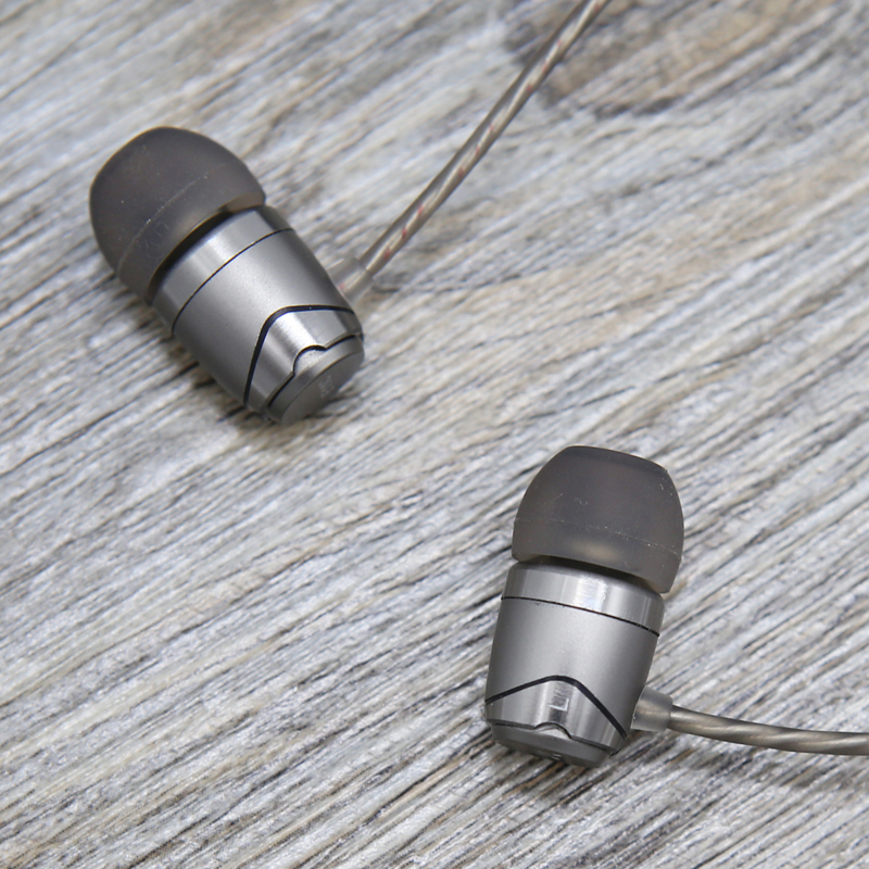 ขาย Soundmagic E11C หูฟังในตำนานรุ่นพัฒนาต่อยอดจาก E10 พร้อมไมค์ในตัว