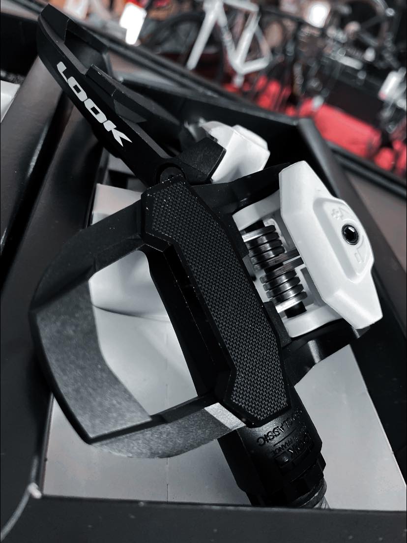 บันไดเสือหมอบบันได บันได LOOK KEO CLASSIC 3 Road Pedal สีดำ สีแดง สีขาว