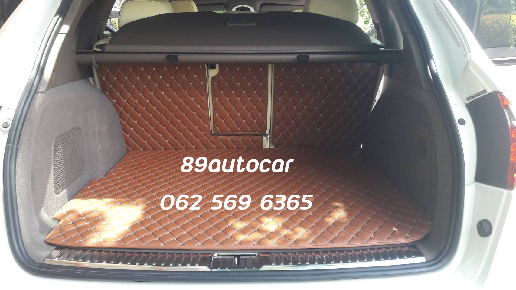 สั่งตัดพรมรถยนต์ Porsche Cayenne 2013 ปูพรม7D สีน้ำตาลเข้ม + พรมดักฝุ่นสีครีม