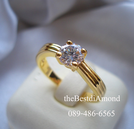 BR955+++แหวนเพชรเม็ดเดี่ยวขนาด 40 สต(4.8มม)+++เรียบ หรูหรา ดูดีมีระดับ ใส่แทนแหวนแต่งงานได้เลย เพชรเล่นไฟดีมากๆๆ