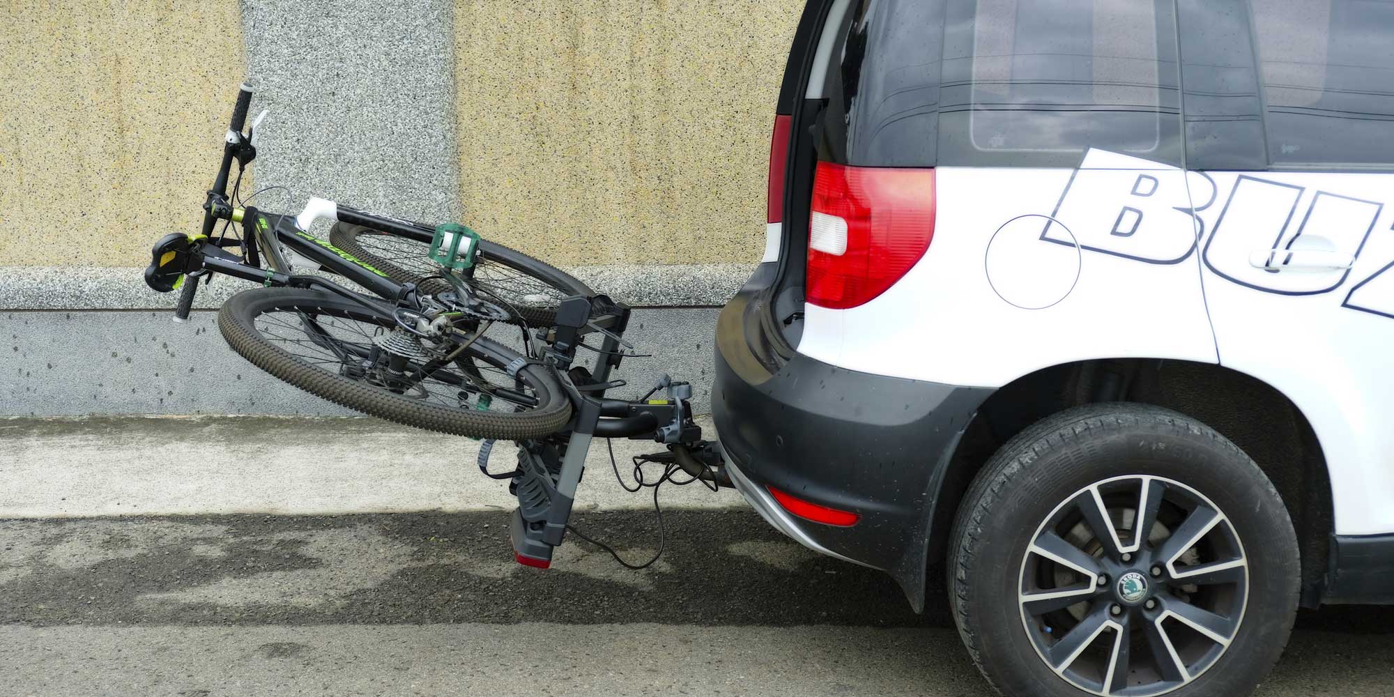 BUZZRACK EAZZY 2 แร็คจักรยานวางท้ายรถ (ต้องมี Townball) สำหรับ 2 คัน แร๊คท้ายรถ