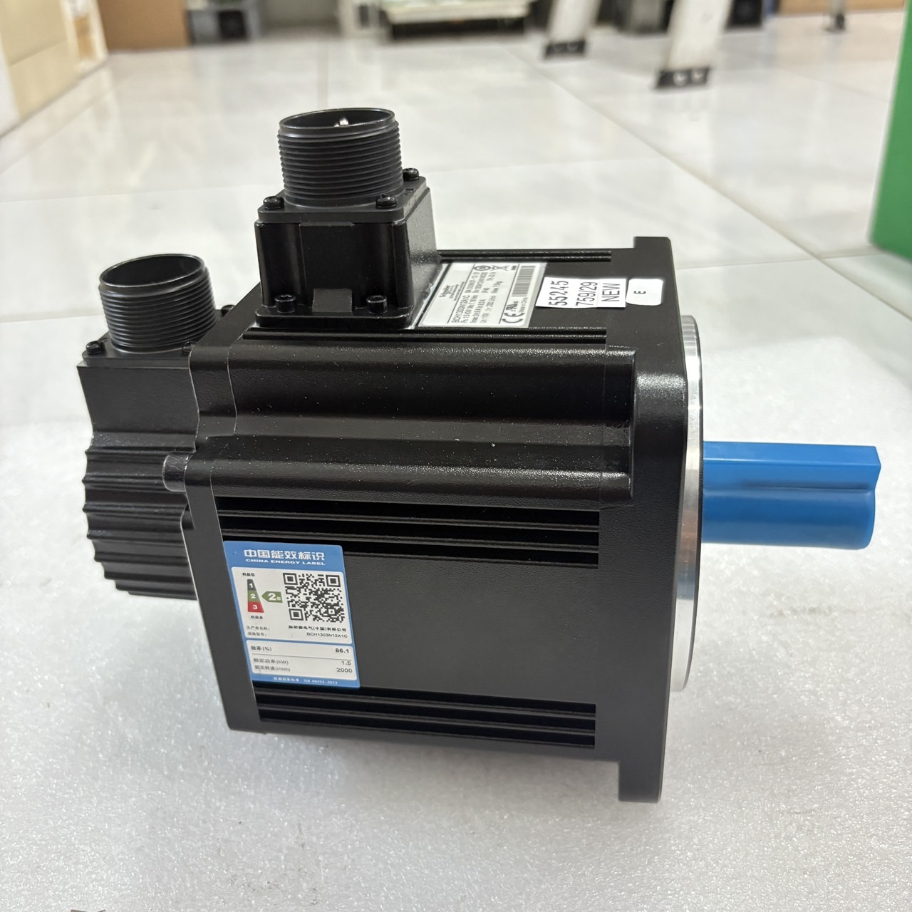BCH1303N12A1C SERVO MOTOR " SCHNEIDER "