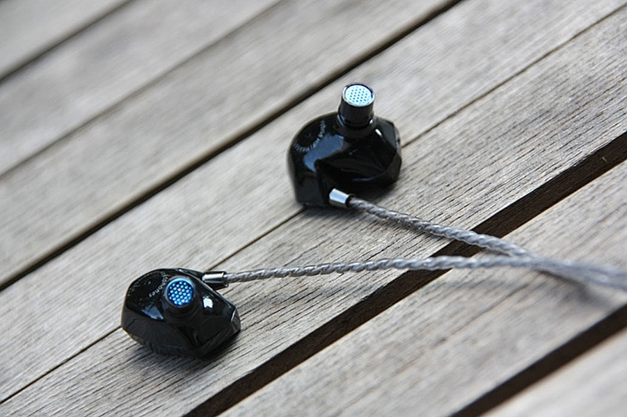 ขาย หูฟัง TTPOD T2E หูฟัง3 Driver (2BA 1Dynamic) สายชุบเงิน รุ่นเบสหนัก - สีม่วงใส