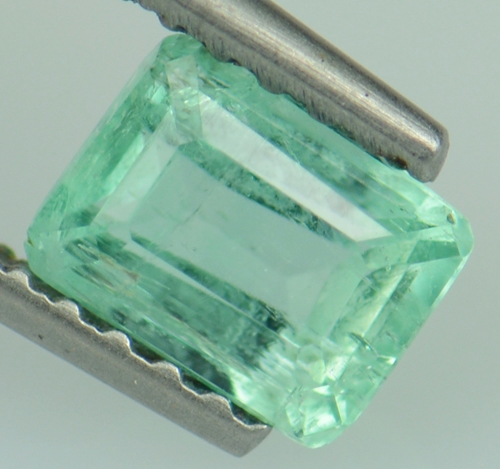 พลอยมรกตดิบ (Emerald) 0.55 กะรัต No oil
