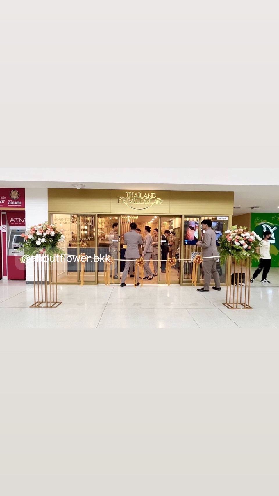 Fresh Flower Stand 2 ชิ้น แบบเช่า Theme สีส้ม-เขียว พร้อม ประธานตัดงาน 5 ท่าน พร้อมตกแต่ง สามารถเปลี่ยนสีได้