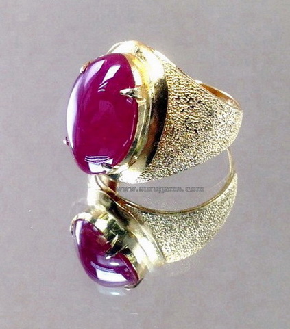 ทับทิมพม่า Natural Burma Ruby ใบเซอร์AIGS ทรงมาร์คีส์ สีแดงเลือดนกสดสวย รูปสวยทรงงาม ขนาด 17.21x11.39x5.89 มม. นน. 10.15 ct.