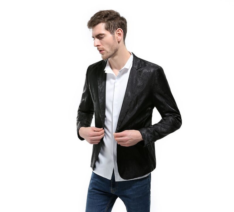 พร้อมเช่า ชุดสูทชาย สีดำ พิมพ์ลาย เนื้อผ้าแพรแบบหรูมาก