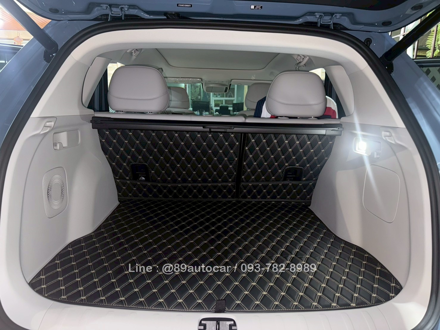 พรมรถยนต์ Leapmotor B10 ปูพรมVVIP สีดำด้ายทอง เต็มคัน 6 ชิ้น