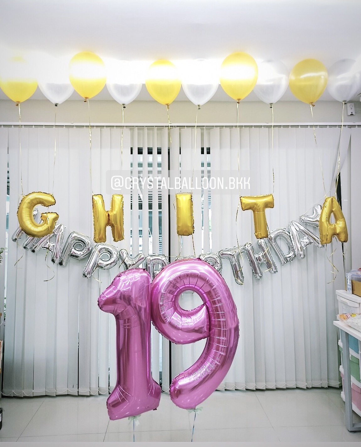 ลูกโป่ง วันเกิดเด็ก ฟอยล์ตัวอักษร ขนาด 16" 5 ตัวอักษร พร้อม ลูกโป่ง 10 ลูก พร้อม ฟอยล์ตัวอักษร Happy Birthday ขนาด 16" 1 ชิ้น พร้อม ฟอยล์ตัวเลข ขนาด 40" 2 ชิ้น พร้อมตกเเต่ง สามารถเปลี่ยนสีลูกโป่ง/เปลี่ยนสี-ฟอยล์ตัวเลข/เปลี่ยนสี-ฟอยล์ตัวอักษ