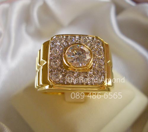 BR811+++แหวนชายหน้าสี่เหลี่ยม เพชรกลาง 80 สตพร้อมล้อมด้วยเพชรฝังจิกไข่ปลา งานสวย หรูหรา อยู่ได้นาน ไม่มีล้าสมัย ใส่ติดนิ้วได้เลย เหมือนของจริงมากๆๆ
