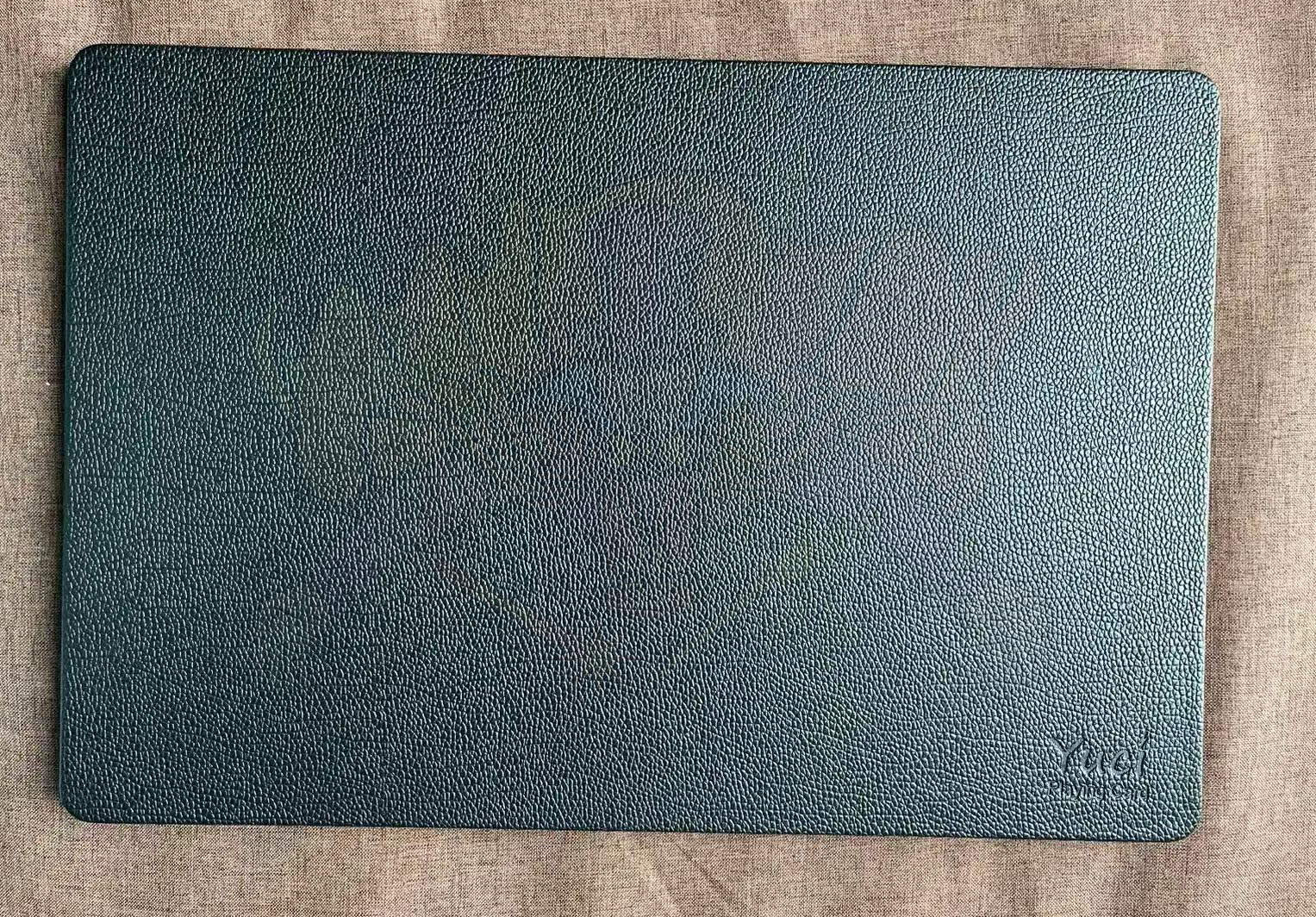 ++ อุปกรณ์เสริม มายากล แผ่นรองเล่น มายากลระยะใกล้ (Close Up Pad) by Yuci