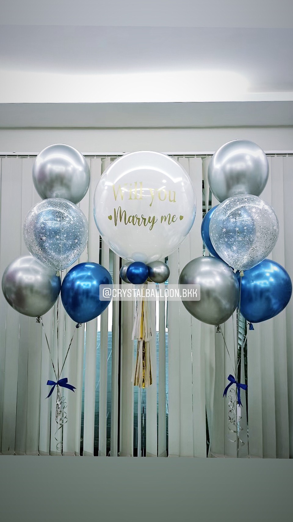 ลูกโป่ง Will You Marry Me? ลูกโป่งยาง ขนาด 24" สีขาว พร้อมตกแต่ง ช่อลูกโป่งโครเมี่ยม 2 ช่อ,ลูกโป่งใส ลายดาว ใส่กลิตเตอร์ สามารถเปลี่ยนสีลูกโป่ง/เปลี่ยนข้อความ/เปลี่ยนขนาดได้