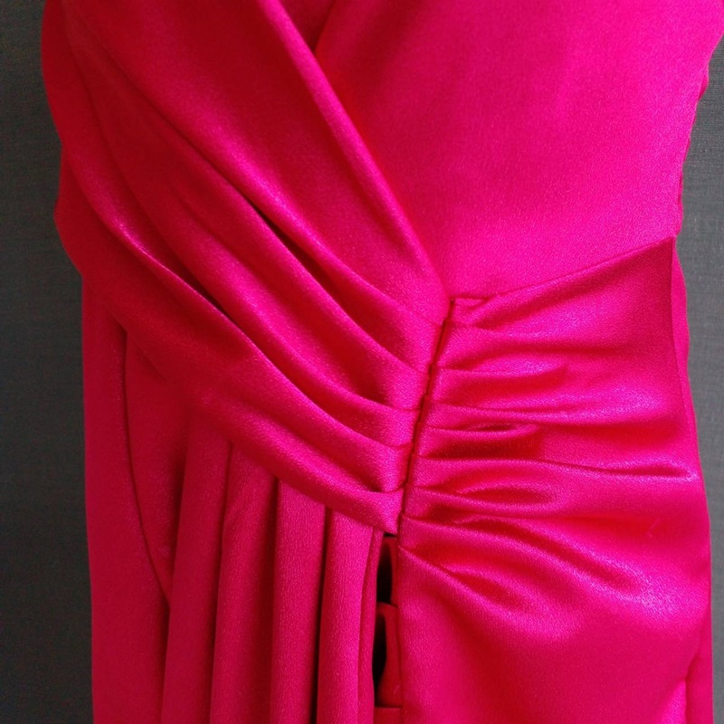 พร้อมเช่า ชุดเดรส เดรสไหล่เดียว แพทเทิร์นเก๋ จับเดรปหน้า สีบานเย็น