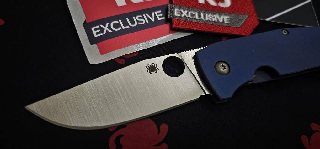 SPYDERCO KNIFEJOY EXCLUSIVE SLYSZ BOWIE FOLDER M390 WITH ANODIZED BLUE TI HANDLE