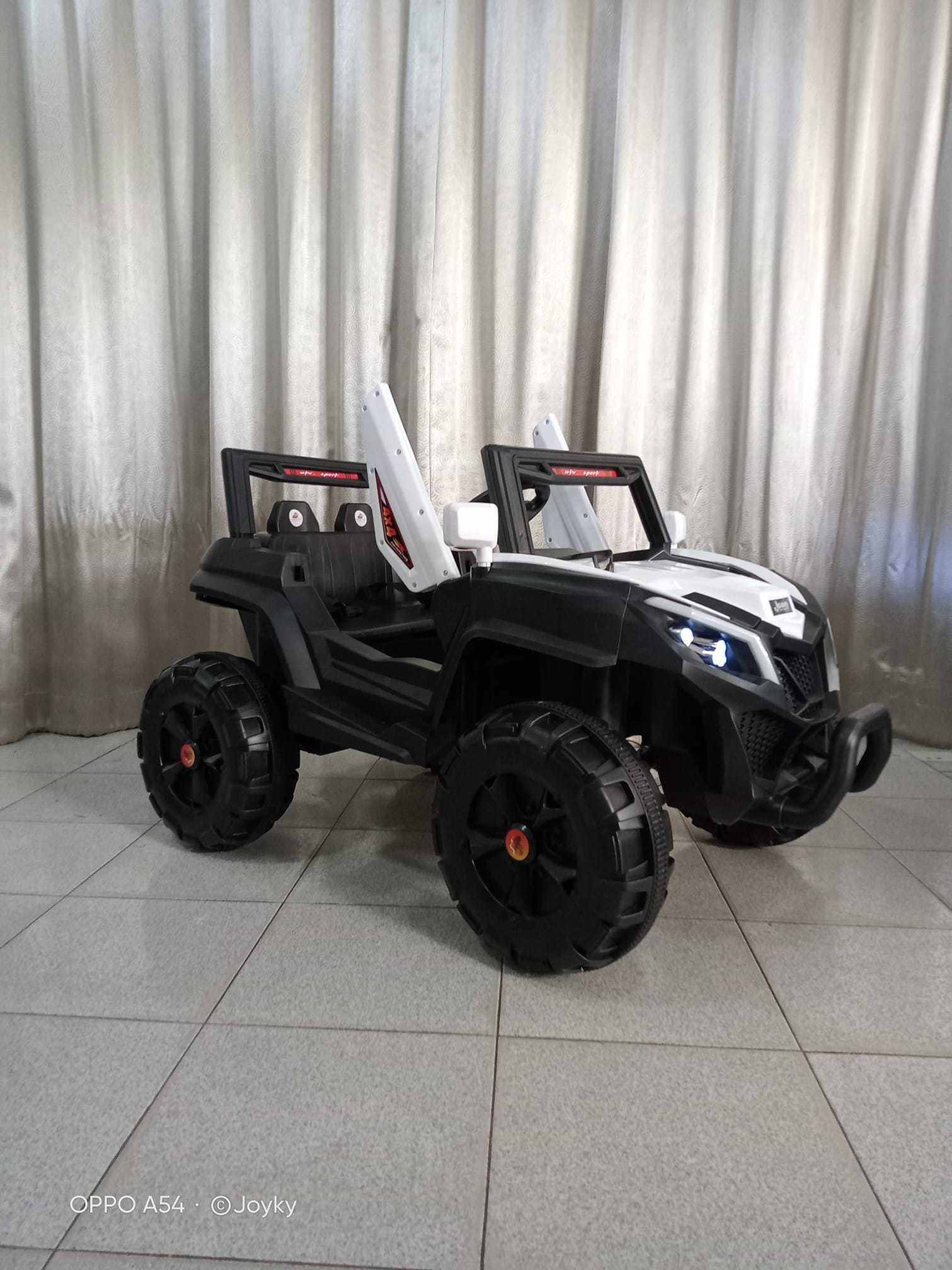 Jeep 4มอเตอร์ โยกได้ มีเพลงในตัว มีไฟ