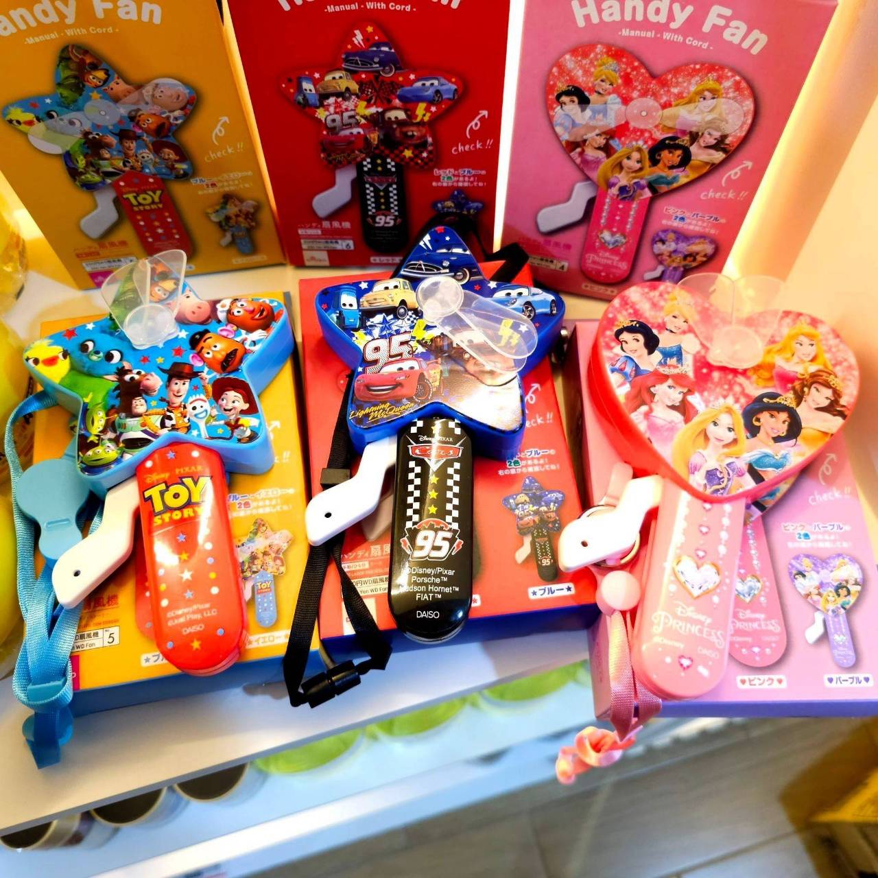 Handy Fan พัดลมมือถือ น่ารักมุมิ จะเด็กหรือผู้ใหญ่ใช้ได้ไม่ติด