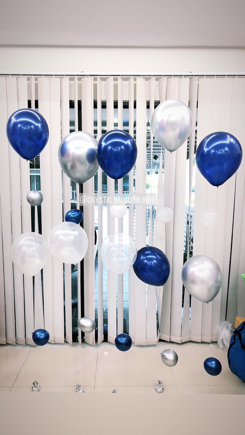 ลูกโป่ง ฟองอากาศ 5 เส้น Theme Dark Blue พร้อม สำหรับตกแต่ง งานแต่ง งานวันเกิด พร้อมตกเเต่ง สามารถเปลี่ยนสีลูกโป่งได้