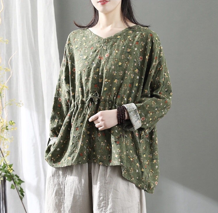 เสื้อคอวีผ้าฝ้ายลายดอกไม้