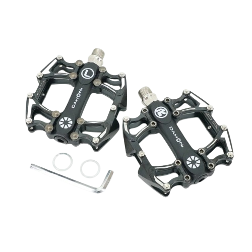 บันไดจักรยาน DAHON Aluminum bearing pedal แกนโครโมลี่ บอดื้อลูมิเนียม ออกแบบให้โปร่ง น้ำหนักเบา เพียง 364 g. ลูกปืนแบริ่งเคลือบสารหล่อลื่น และกันน้ำ