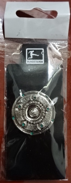 เข็มกลัด ฟุตบอล การแข่งขันบุนเดสลีกา - ถาดแชมป์บุนเดสลีกา 2D ใหม่ / ฺBUNDESLIGA National Football Tournament Pin - DEUTSCHE MEISTERSCHALE 2D NEW