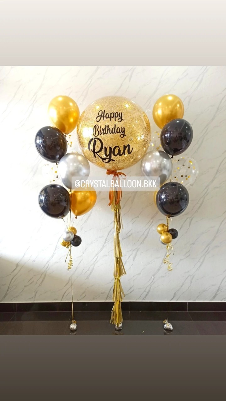 ลูกโป่ง วันเกิด Bubble ขนาด 36" กลิตเตอร์สีทอง 1 ลูก พร้อม ช่อลูกโป่งสีโครเมี่ยม ช่อ 7 ลูก 2 ช่อ Theme สีดำ-ทองโครเมี่ยม พร้อมตกแต่ง สามารถเปลี่ยนสีลูกโป่ง/เปลี่ยนข้อความ/เปลี่ยนขนาดได้