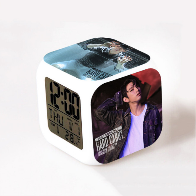 นาฬิกาดิจิตอลลูกเต๋า GOT7 Hard Carry