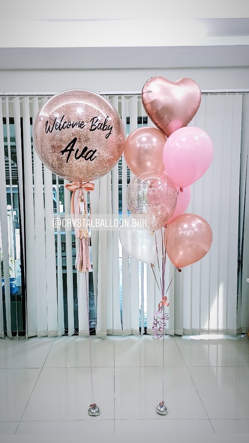 ลูกโป่ง Welcome Baby Bubble ขนาด 24" สีโรสโกล พร้อมตกแต่ง ช่อลูกโป่ง 1 ช่อ,ลูกโป่งใส ใส่กลิตเตอร์,ฟอยล์หัวใจ ขนาด 18" 1 ชิ้น สามารถเเปลี่ยนข้อความ/ปลี่ยนสีลูกโป่ง/เปลี่ยนขนาดได้