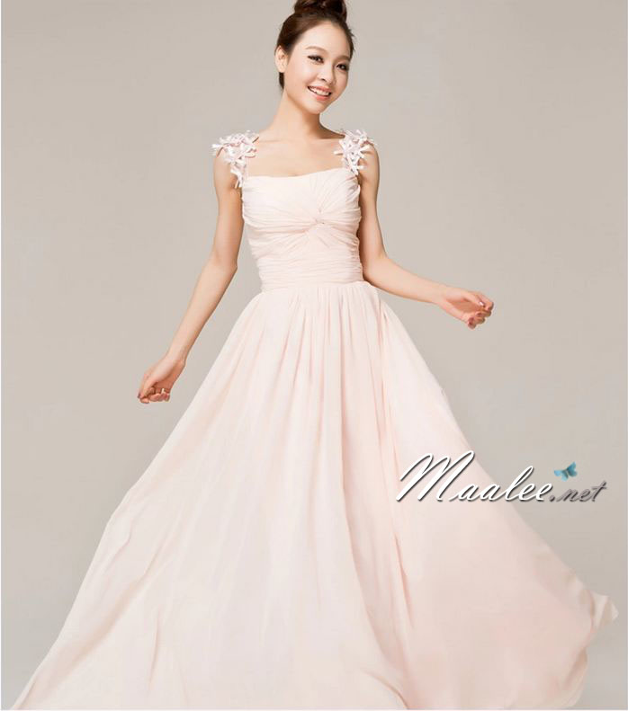 พร้อมส่ง ชุดราตรียาว สีครีม จับเดรปอกรูปหัวใจ ไหล่แต่งดอกไม้ 3 มิติสวยหวาน