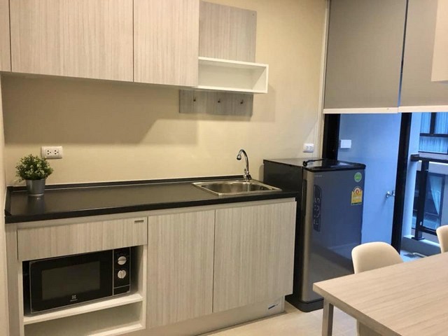 ให้เช่าคอนโด เดอะ คิวบ์ นวมินทร์-รามอินทรา ตึกB 27 ตรม.วิวสระ เฟอร์ครบ มีเครื่องซักผ้า พร้อมอยู่