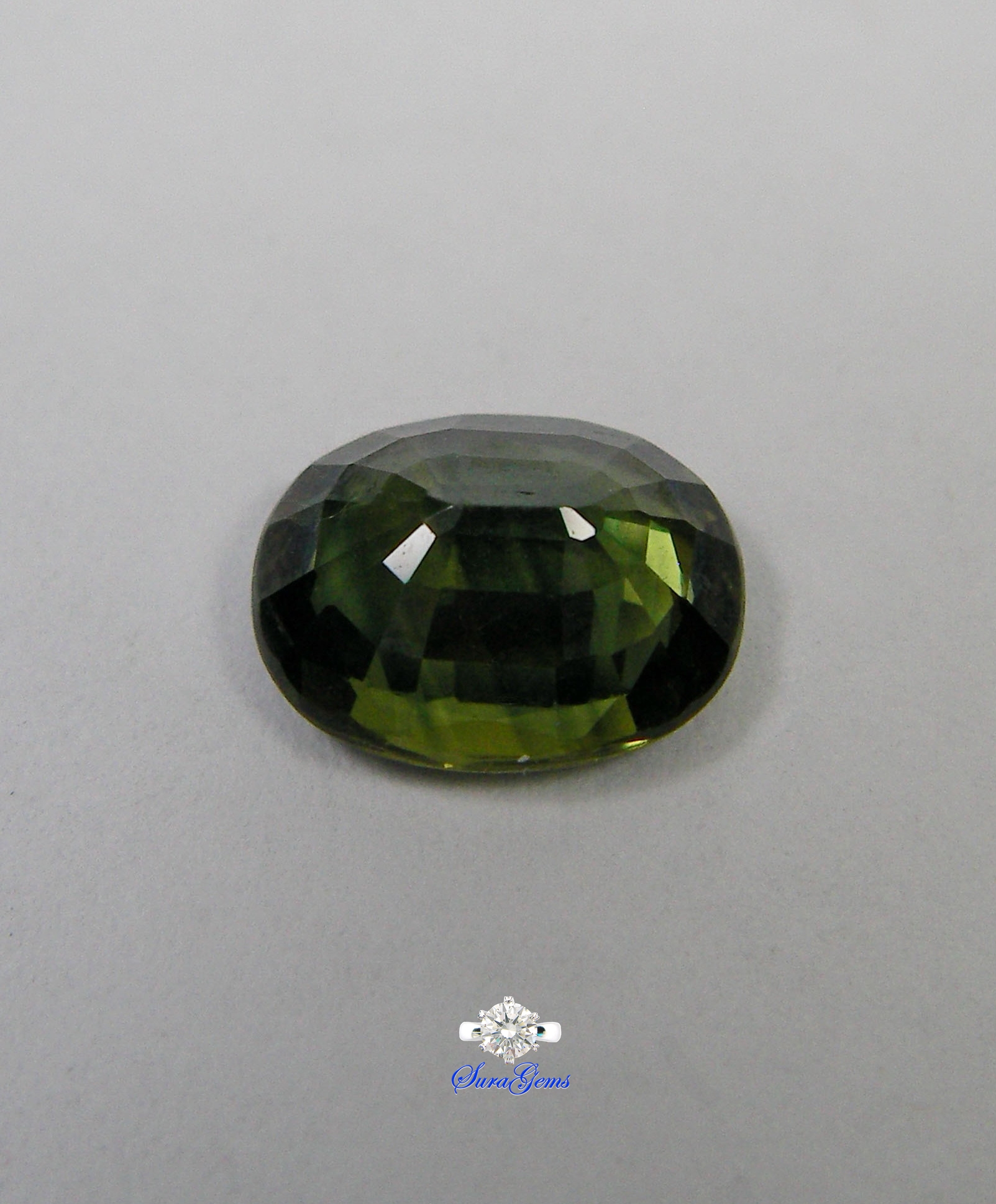 Green Sapphire เขียวส่อง มรกต น้ำหนัก 2.450 ct. Clarity Grade IF