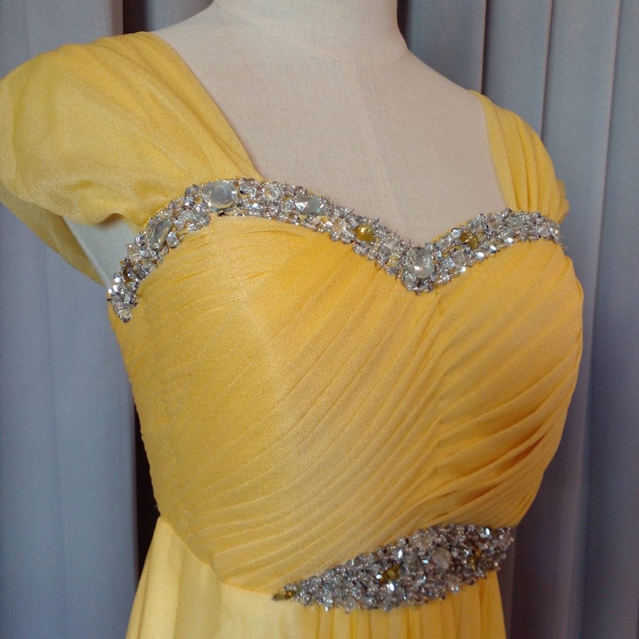 พร้อมส่ง ชุดราตรียาว ผ้าชีฟอง สีเหลือง แต่งคริสตัลหรูช่วงอกและเอว