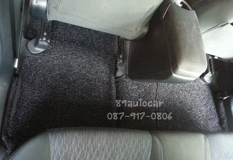 พรมไวนิลปูพื้นรถยนต์ Toyota Prius สีดำขอบดำ