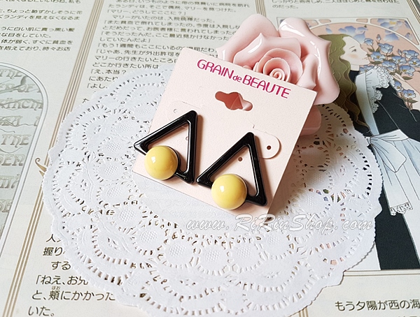 Aznavour & Grain de Beaute ต่างหู, ตุ้มหู เซลลูโลสทรงสามเหลี่ยม ( Black )
