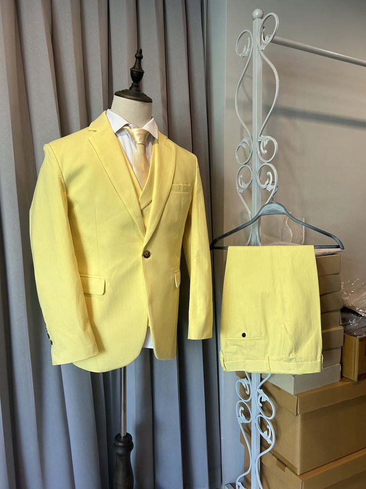 พร้อมเช่า ชุดสูทชาย สีส้มพาสเทล 1 กระดุม (พร้อมเสื้อกั๊ก) ผ้า Cotton twill 100% ทอลายในตัว