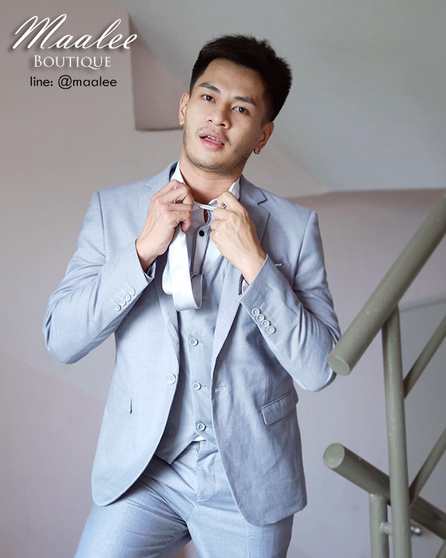 พร้อมเช่า ชุดสูทชาย สีเทาอ่อน เข้ารูป พร้อมเสื้อกั๊ก