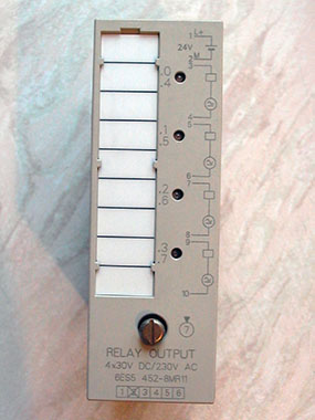 6ES5 452-8MR11 PLC " SIEMENS "