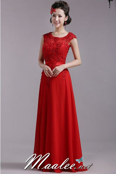 พร้อมเช่า ชุดราตรียาว สีแดง แบบเรียบหรู แต่งลูกไม้เซาะดอก ปักลูกปักมุก