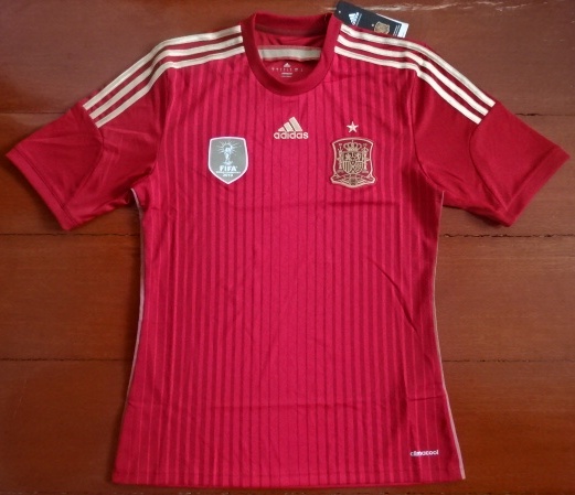 เสื้อฟุตบอล ทีมชาติสเปน ชุดเหย้า ชุดลุยศึกฟุตบอลโลก 2014 ใหม่ S-Size / SPAIN Football Shirt Home Kit World Cup 2014 Jersey NEW S-Size