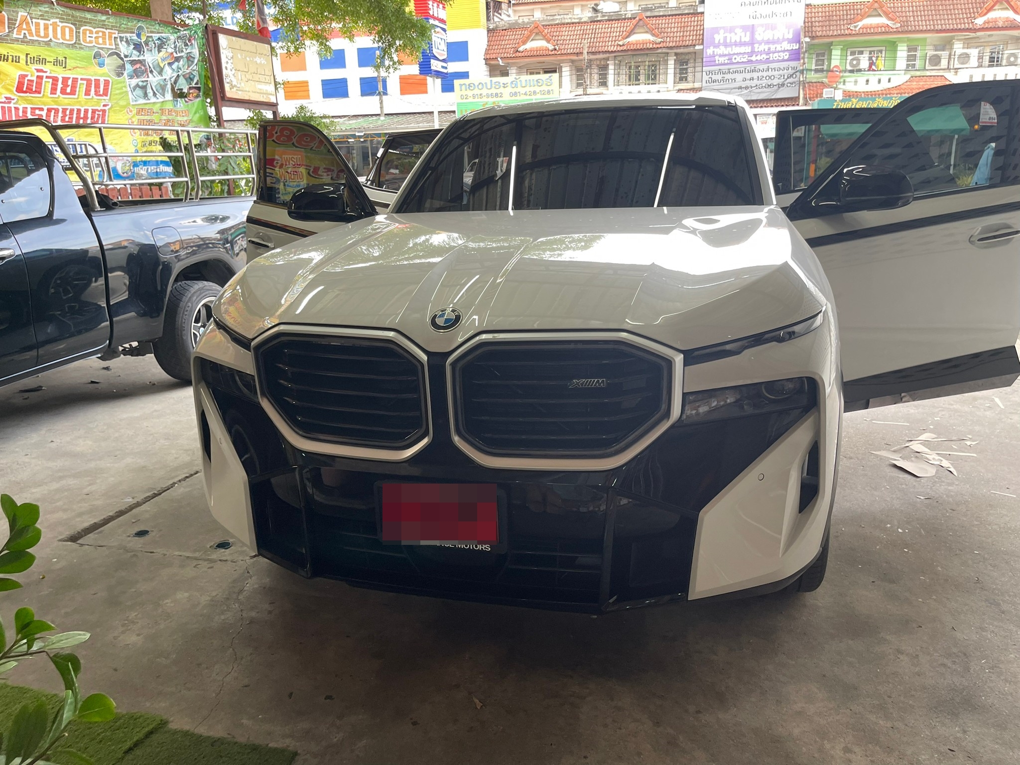 พรมปูพื้นรถยนต์ BMW XM G09 ปูพรม6D สีเทาด้ายเทา + ท้ายเก็บของ