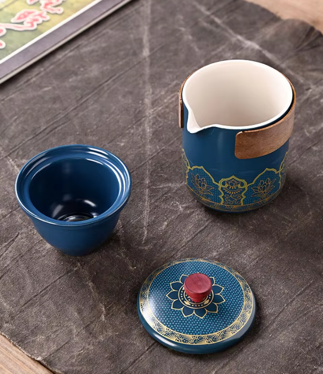 Gift Set (ชุดชงชา 3 ถ้วย พร้อมกระเป๋าหนัง)