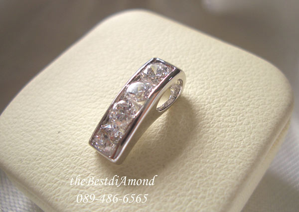 ===BP019RD+++จี้แถวเพชร 4 เม็ด+++จี้แบบนี้ขายดีมาก เท่ห์ดูดี เพชรสวยเล่นไฟ ใส่ได้เกือบทุกโอกาส ไม่มีล้าสมัย