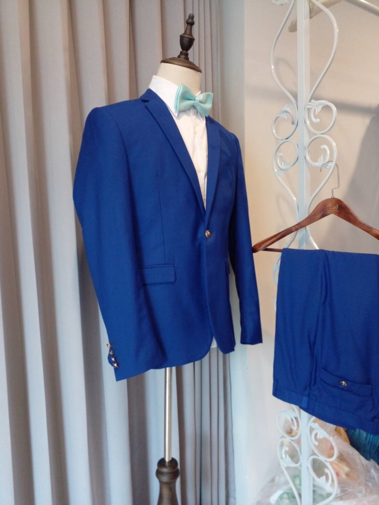 พร้อมเช่า ชุดสูทชาย สีน้ำเงินเข้ารูป แต่งกระดุมทอง (ไม่มีเสื้อกั๊ก)