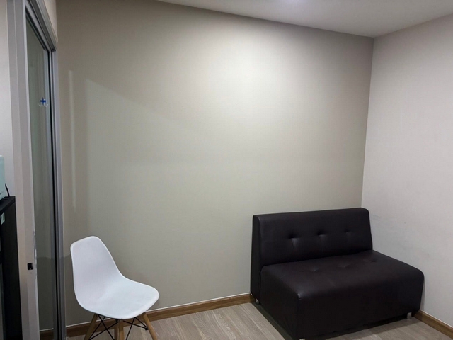 ให้เช่าบีคอนโด พหลโยธิน ตึก B ชั้น8 ห้อง 26 ตรม.เฟอร์ มีเครื่องซักผ้า ใกล้ ม.กรุงเทพ