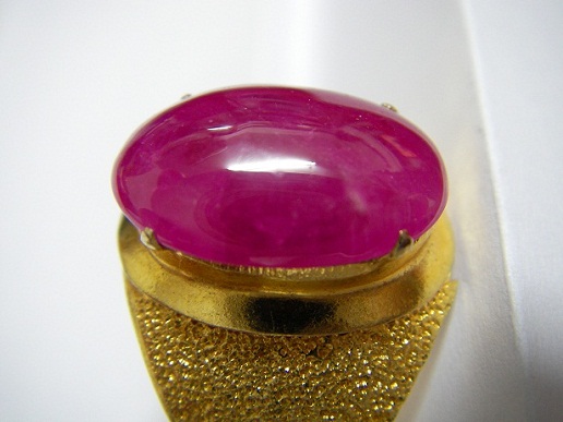 RUBY นน. 2.872 ct. ทับทิมพม่า เนื้อแก้วใส แดงสด สวย ขนาด 7.94x10.21x3.45 มม. พม่า 100% นน 2.872 ct. โทรถามราคา